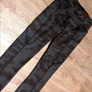 Lulu lemon camo leggings with pockets